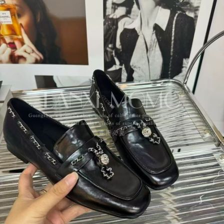 【LANXI  MOMO】时尚女士黑色英伦风平底马衔扣方头乐福鞋25DX558LX