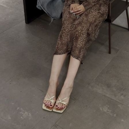 小金～新款露趾矮跟罗马凉鞋女细带猫跟凉拖女外穿