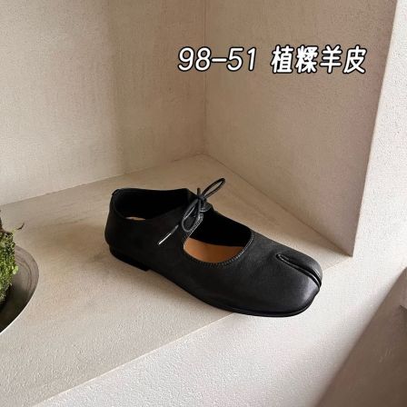 进口羊皮系带平底分趾鞋2025-98-51