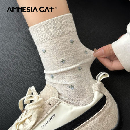 复古碎花袜子女秋季棉袜ins潮日系白色中筒袜配德训鞋堆堆袜秋天