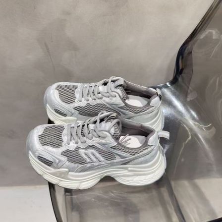入秋的第一双灰色透气时尚休闲鞋潮流厚底真皮老爹鞋