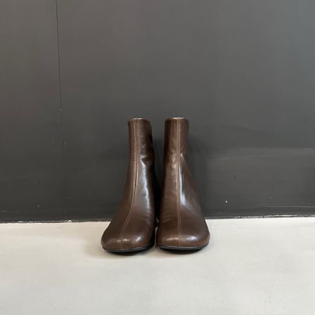 瘦瘦靴方头粗跟短筒靴