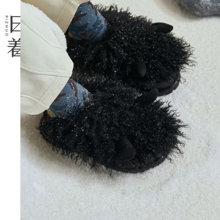 日着趣雪怪女鞋2025新款秋季设计感毛茸茸黑色减龄平底鞋RD8199X3