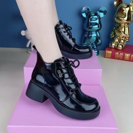 07731(高帮+低帮）时尚字母超轻一体粗跟亮面漆皮单鞋