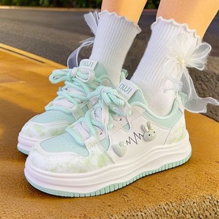 小白鞋女厚底女款板鞋ins潮学生轻便百搭运动鞋不增高女生鞋子春