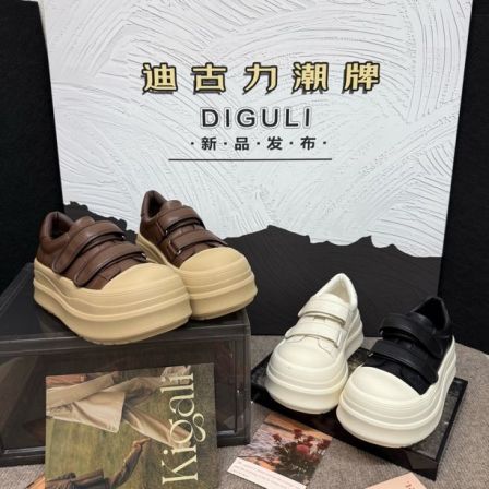 【迪古力】2025女新款娃娃头魔术贴大头厚底松糕面包鞋休闲板鞋样