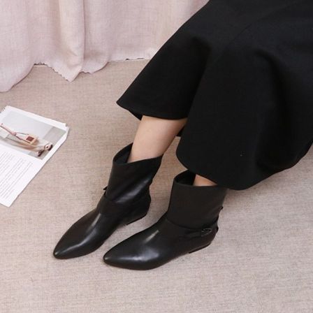 2025秋季新款真皮牛皮女靴西部牛仔靴英伦皮带扣中筒靴女尖头女鞋