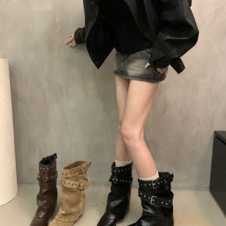 时尚厚底百搭皮带扣短筒堆堆女靴2025新款小众设计明星同款鞋靴子