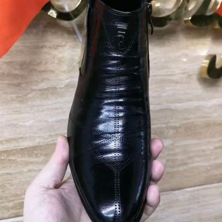 新款高品质全皮面休闲百搭男鞋