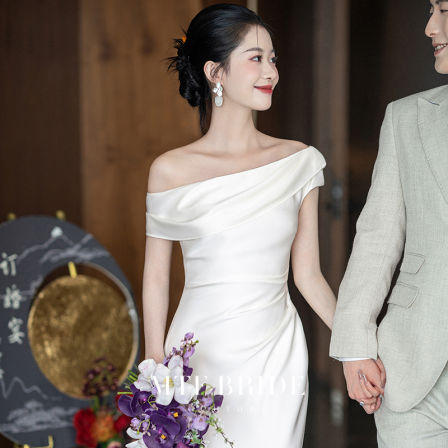 满庭芳法式荡领斜肩订婚礼服2025新款高级感轻礼服领证登记小白裙
