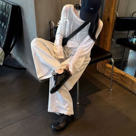 小发喵「轻奢复古廓形设计运动休闲鞋｜步履生风质感百搭时尚单品」