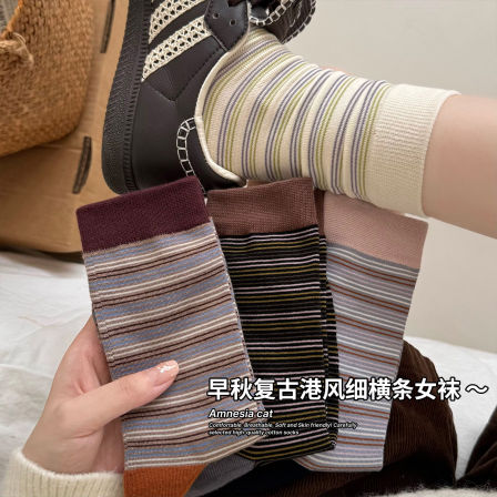 美拉德撞色条纹袜子女春秋棉袜ins潮中筒袜女韩系堆堆袜配德训鞋