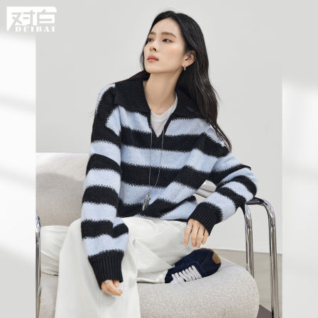 对白慵懒风宽松翻领条纹毛衣女2025秋季新款绵羊毛软糯休闲针织衫