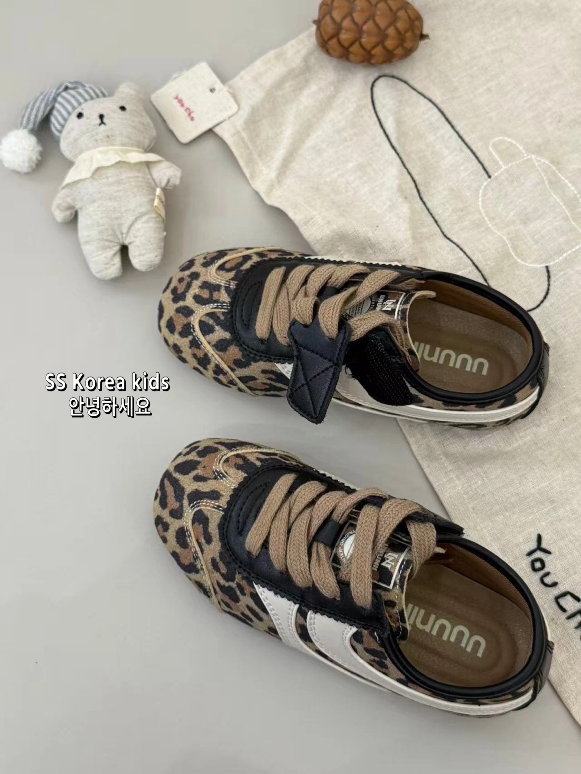 高端品牌专柜儿童豹纹板鞋2025新款洋气男童秋季运动鞋时尚女童鞋主图