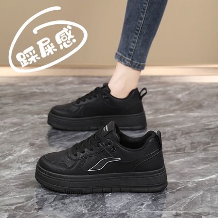 踩屎感纯黑色工作鞋女秋季皮面板鞋防水防滑厨房鞋软底运动鞋皮鞋