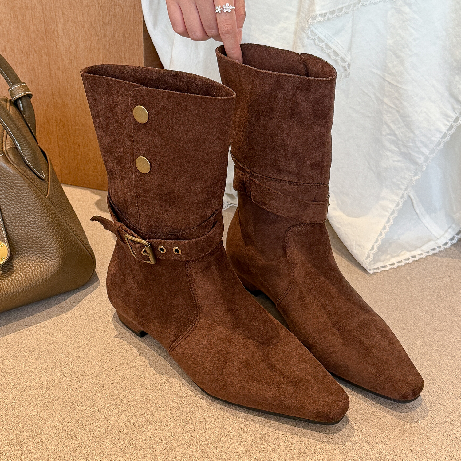 elingstudio 被夸爆了！复古美拉德咖色尖头两穿短靴女秋季马丁靴主图