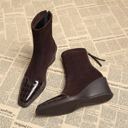 真皮巨好看坡跟早秋超火厚底小短靴2025秋冬款洋气小个子咖色女靴