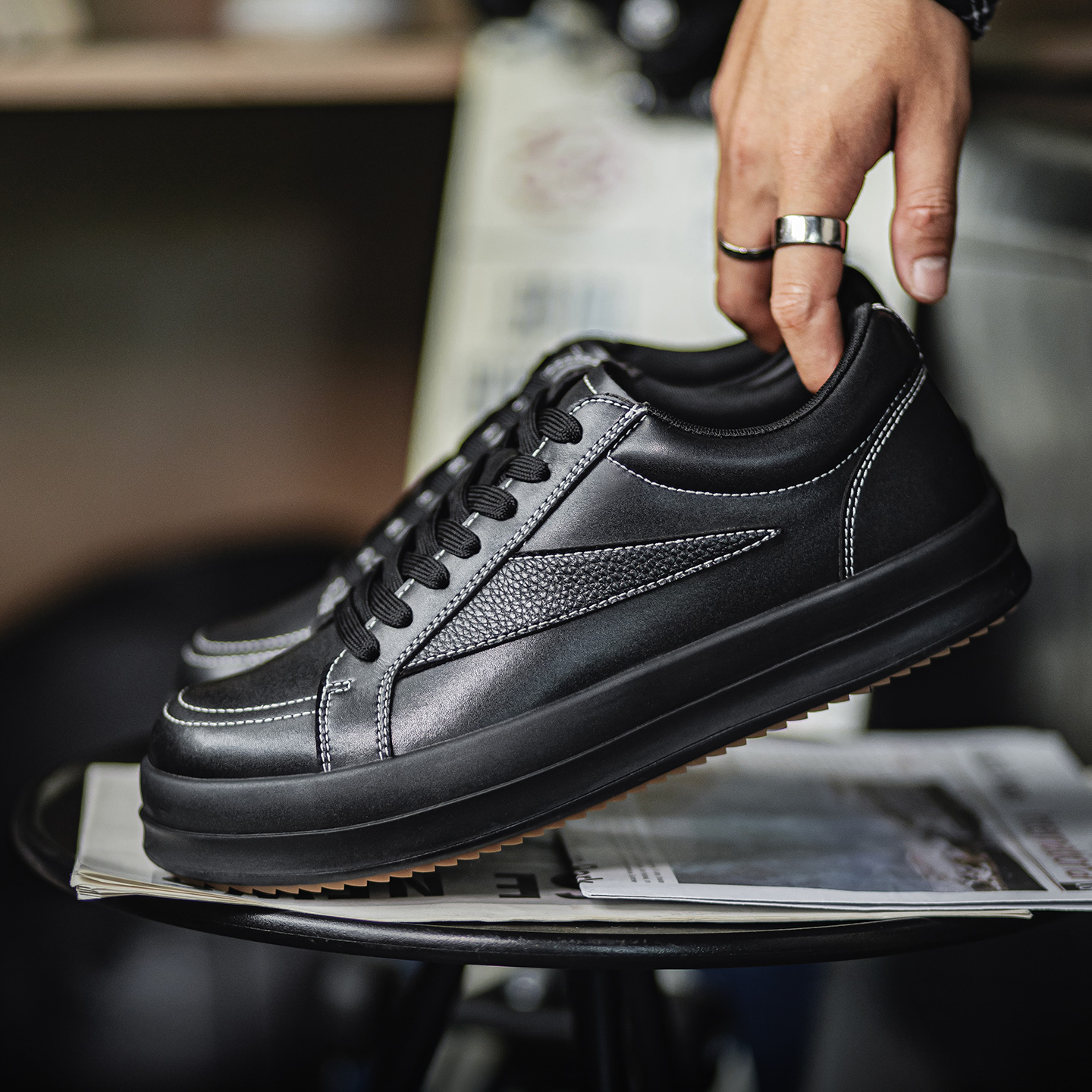 MRA暗黑版ro板鞋男2025新款高级感痞帅小皮鞋厚底通勤休闲潮鞋子主图