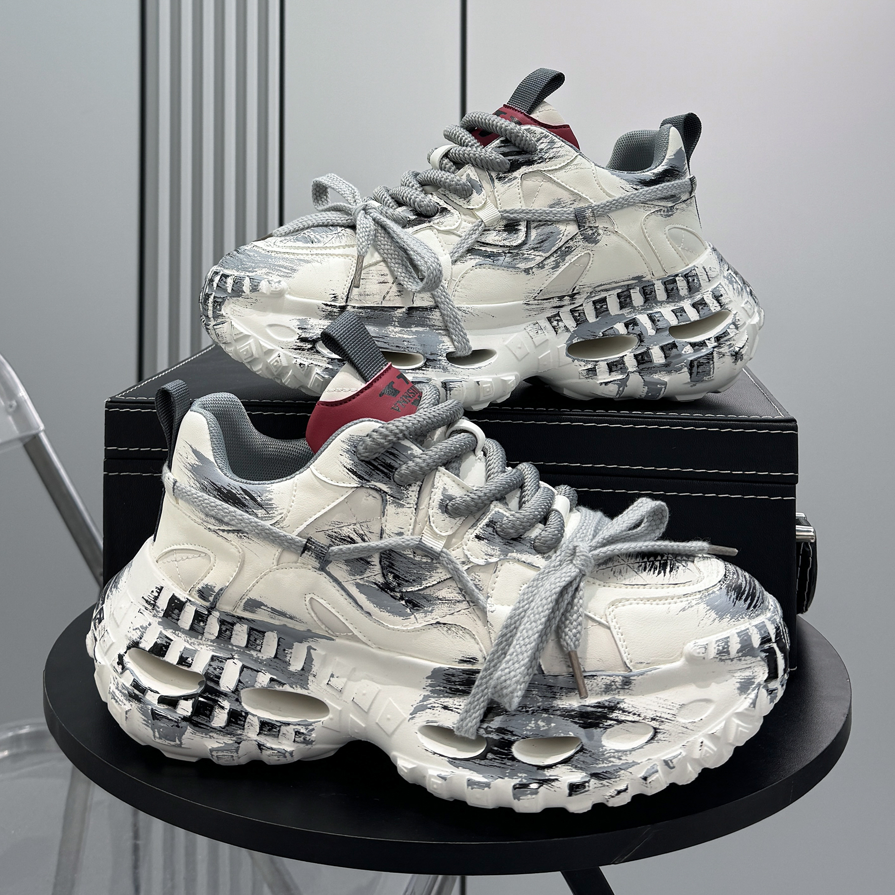 男鞋2025秋冬新款超火老爹鞋潮牌小众涂鸦休闲鞋厚底内增高运动鞋主图