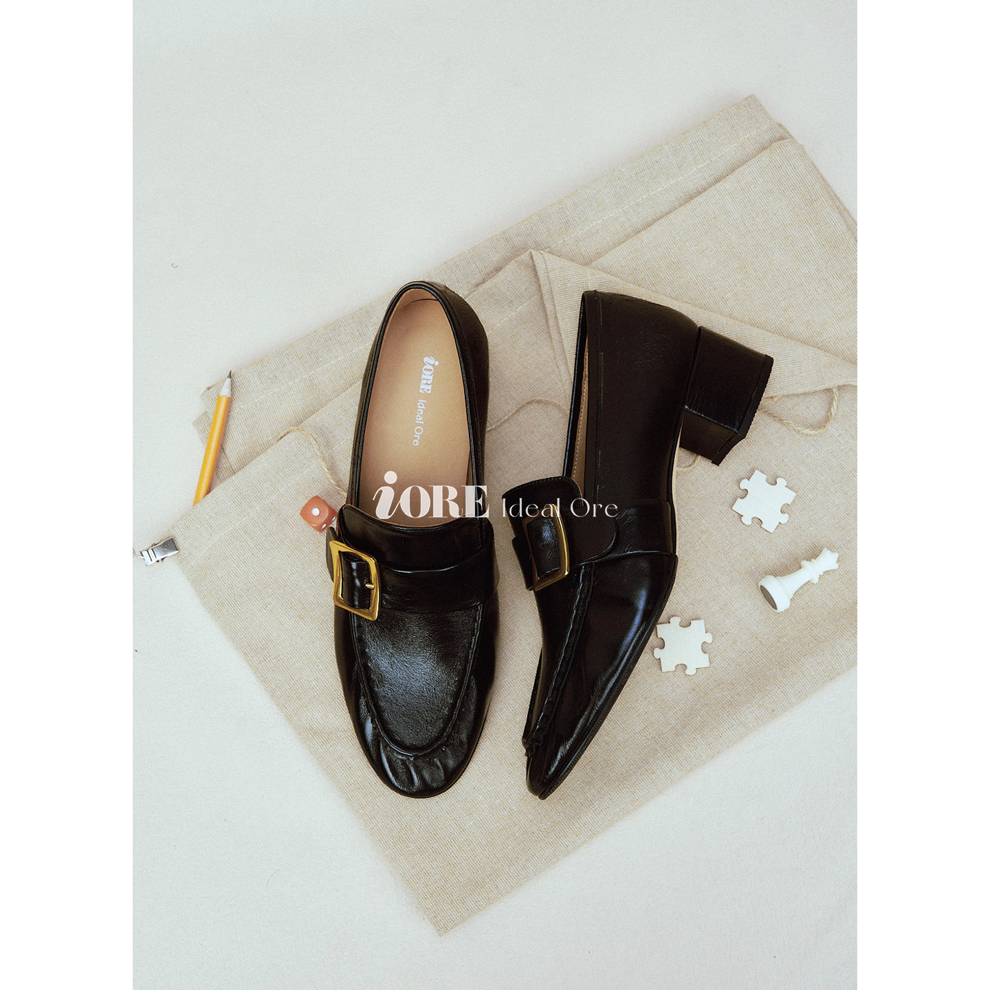 IORE理想矿石 克制中蕴含力量 摔皱油蜡牛皮金属扣粗跟中跟单鞋主图