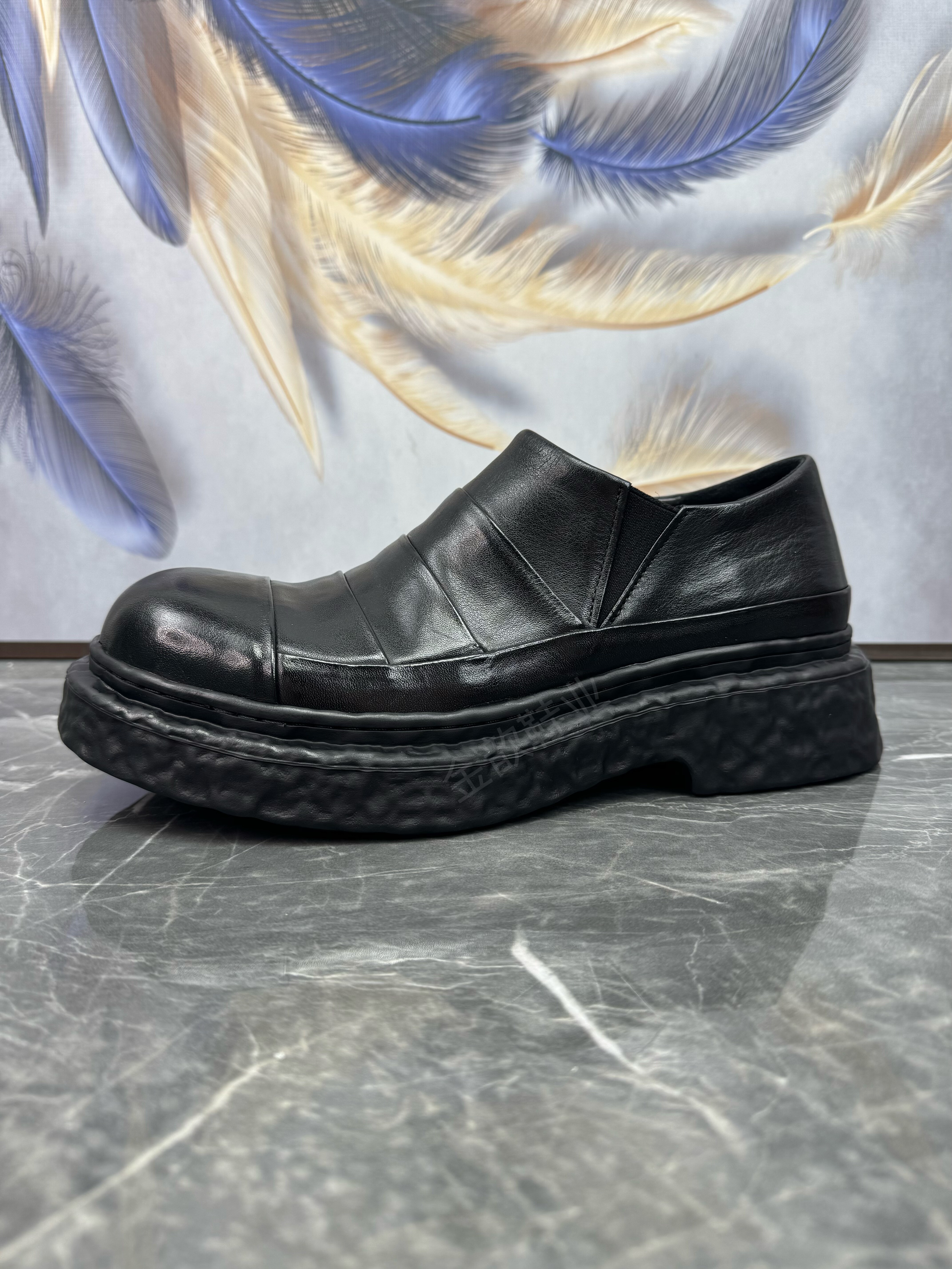 广州男鞋2025秋季新款头层牛皮轻便软底轻奢真皮透气商务休闲皮鞋主图