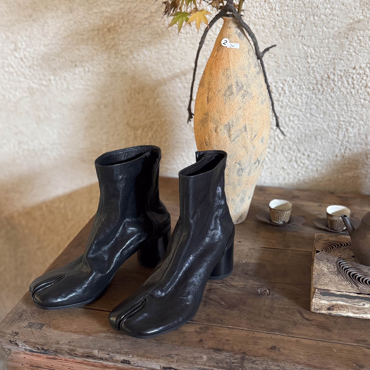 F.M2025新款真皮分趾猪蹄小众短靴女高中跟复古裸靴马丁靴百搭主图