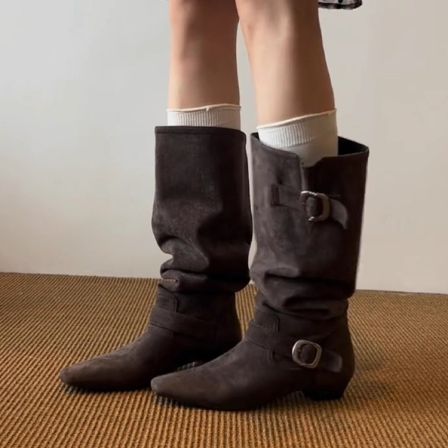 牛皮版~高级感粗跟磨砂皮褶皱堆堆靴女皮带扣遮肉方头复古骑士靴