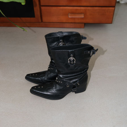 Mooreyu原创设计西部短靴女2025秋冬牛皮粗跟黑色小众尖头骑士靴