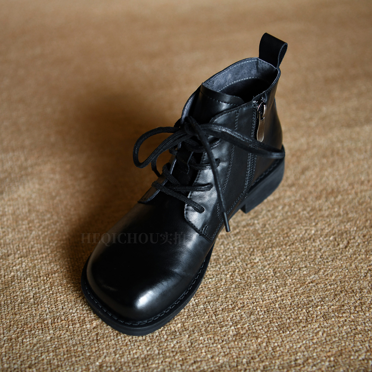 何其丑 黑色真皮宽头马丁靴女方跟短靴 牛皮侧拉链中跟方头女靴子主图