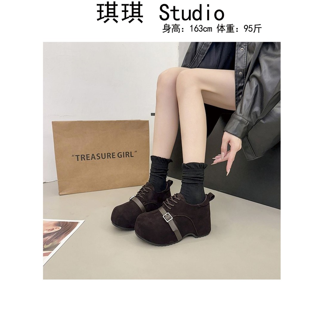 《琪琪家》秋冬季新款卡扣设计厚底时尚复古休闲百搭德训休闲鞋-F3主图