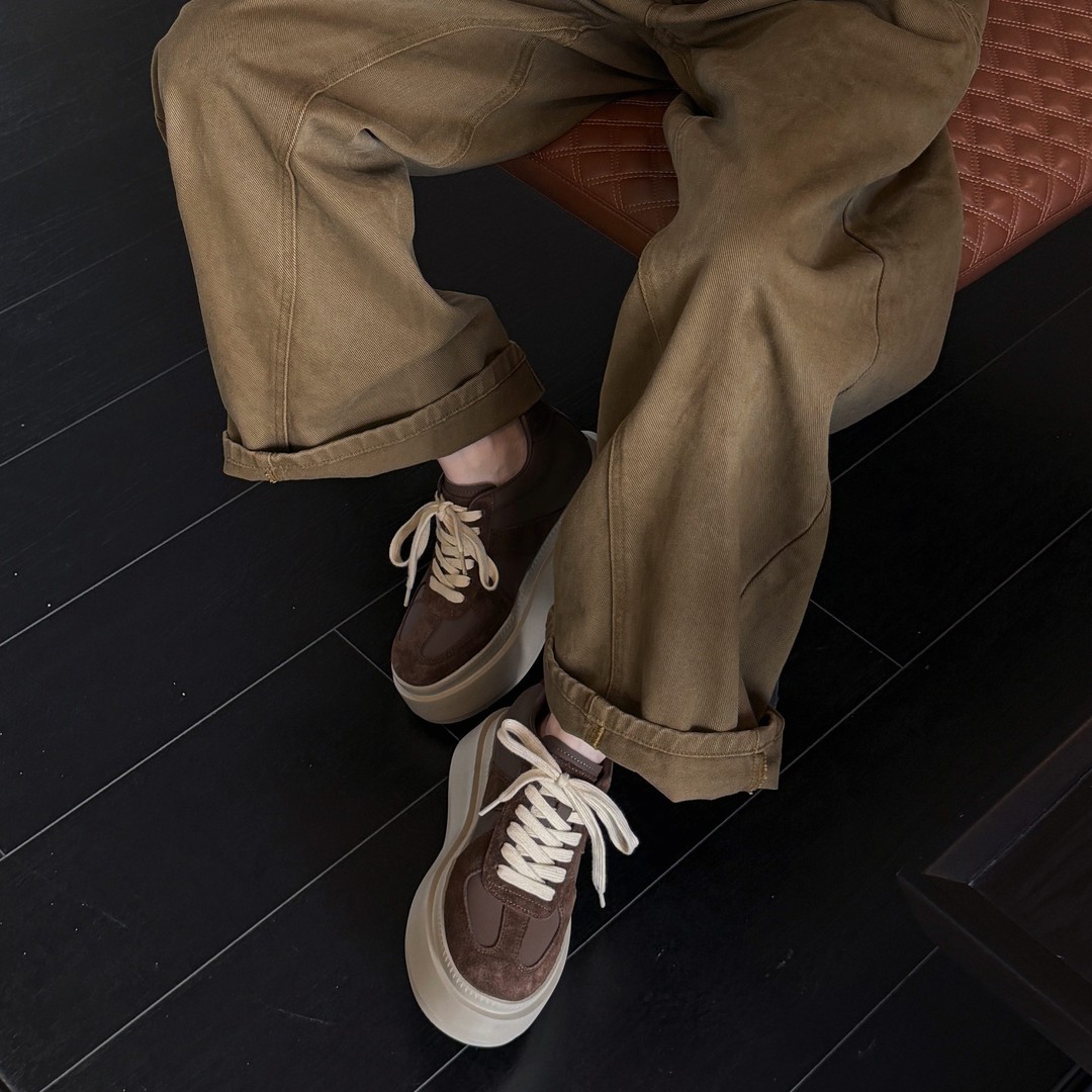 小发喵「复古拼色厚底系带休闲鞋｜摩登腔调解锁街头风尚」777主图