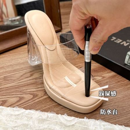 厚底踩屎感一字带防水台超高跟凉拖鞋女外出水晶粗跟透明高跟凉鞋