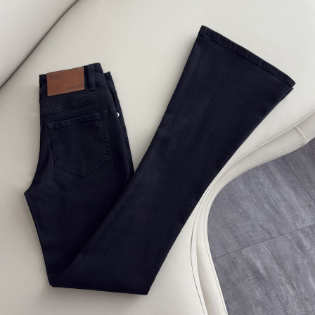 拉夏贝尔黑色微喇牛仔裤女2025