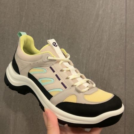 【年中捡漏】ECCO爱步女款新款OffRoad拼接透气登山运动鞋 822373