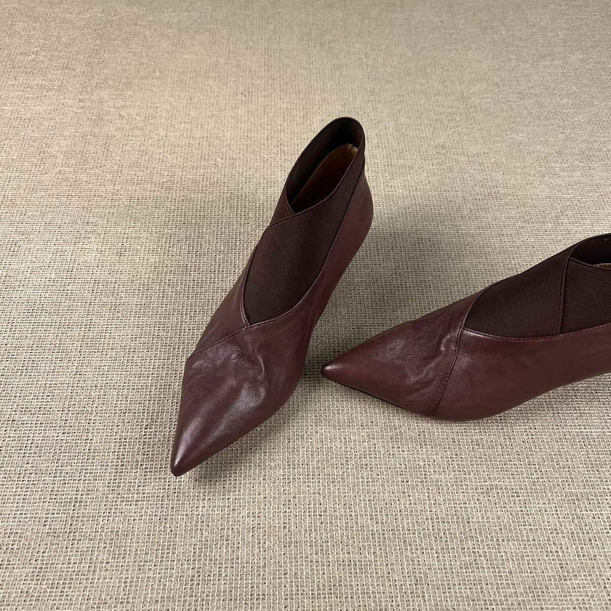 牛皮版~新款小众瘦瘦踝靴女尖头水洗皮复古简约通勤小猫跟小短靴主图