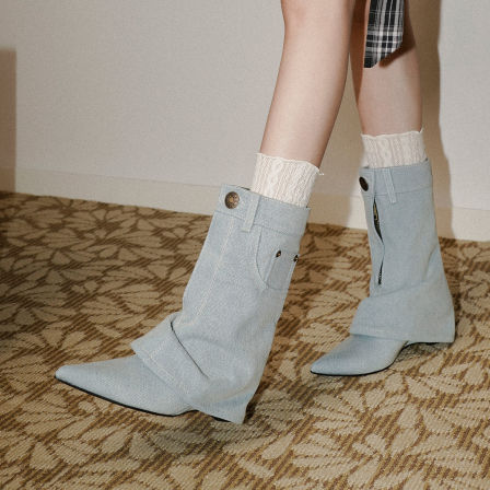 梨小七~新款牛仔蓝小众时尚辣妹炸街裤管靴女尖头拉链气质时装靴