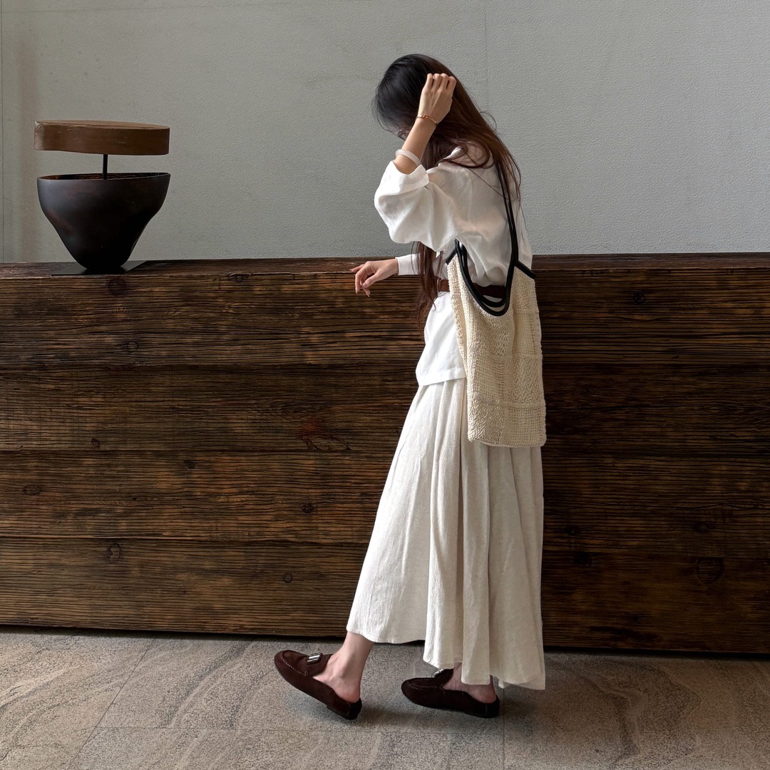 小发喵「轻奢双色绒面乐福鞋｜金属饰扣缀饰步履优雅摩登」777主图