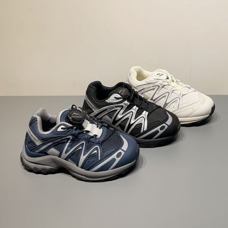 左左家中大童户外露营徒步防踢防滑登山鞋秋季轻便软底旋钮运动鞋