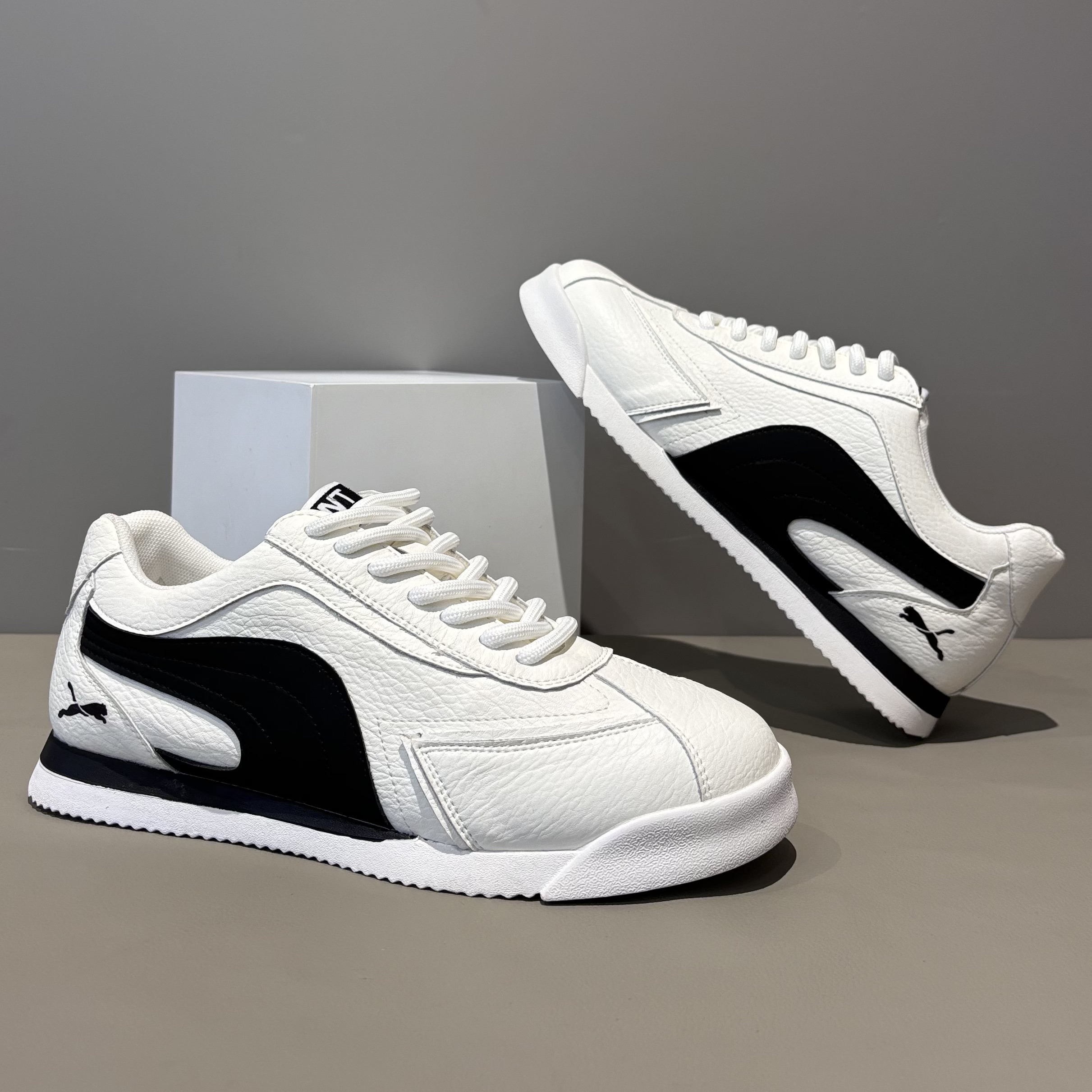 男鞋秋季2025新款皮面舒适阿甘鞋时尚运动休闲板鞋潮流百搭德训鞋主图