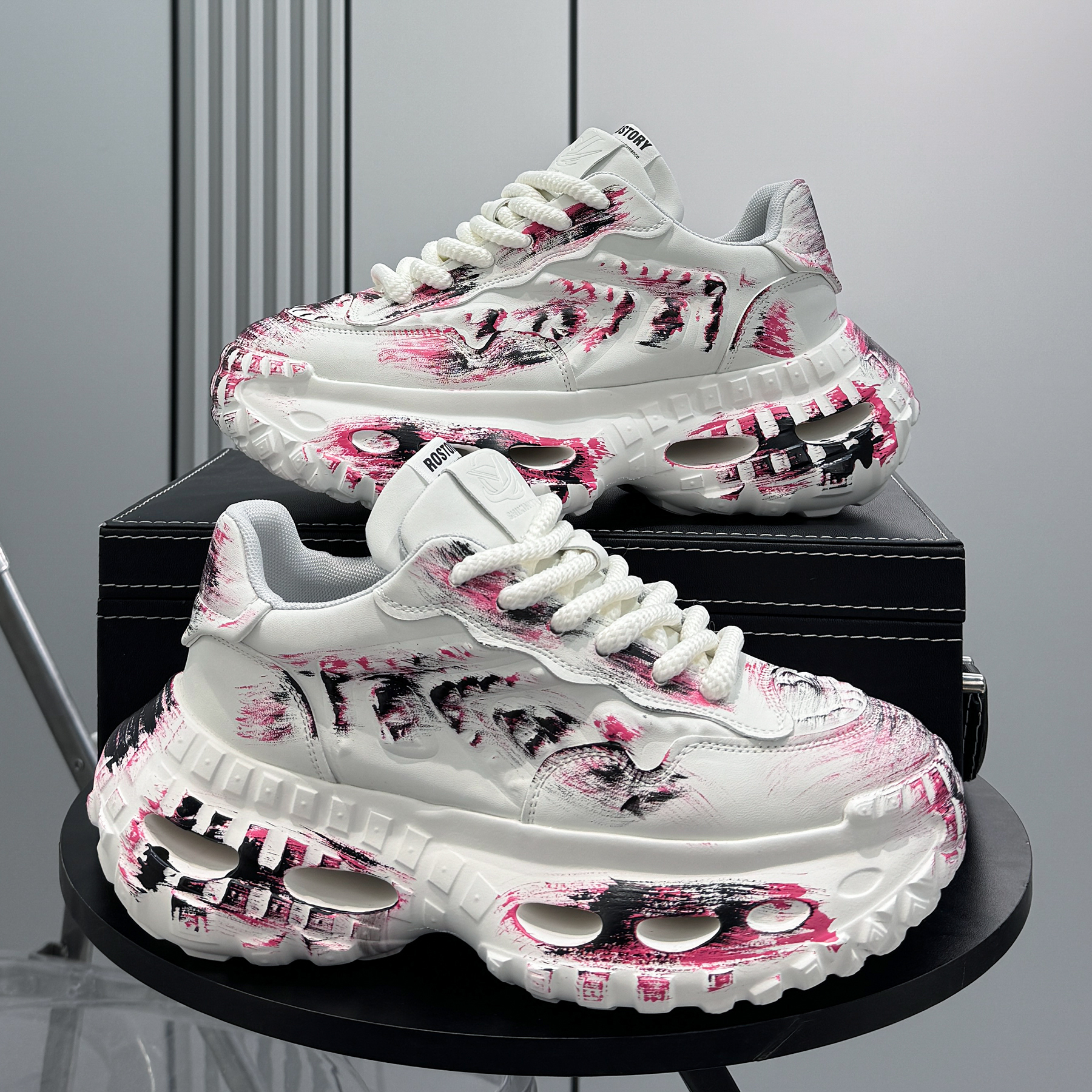 擦色涂鸦鞋子男2025秋冬新款超火老爹鞋小众厚底内增高运动休闲鞋主图