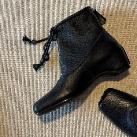 牛皮版~小众时髦新款个性蝴蝶结后拉链踝靴女内增高真皮方头短靴