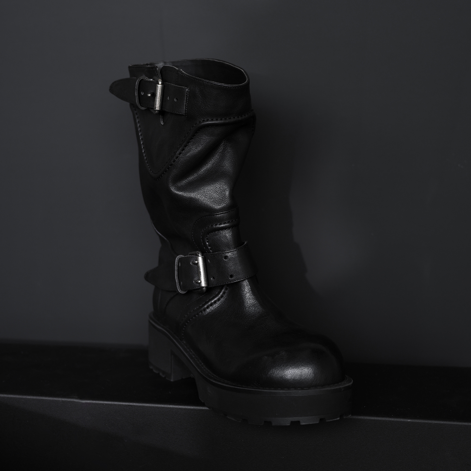 cocosy|可术2025秋冬新款皮带扣厚底一脚蹬潮流百搭骑士靴主图