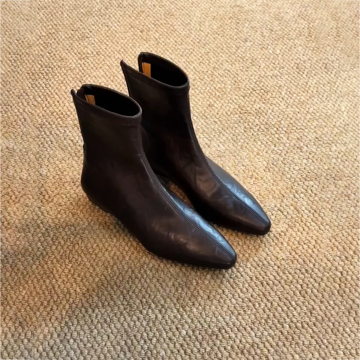 牛皮版~韩版简约尖头坡跟短筒弹力瘦瘦靴后拉链时尚复古时装靴女主图