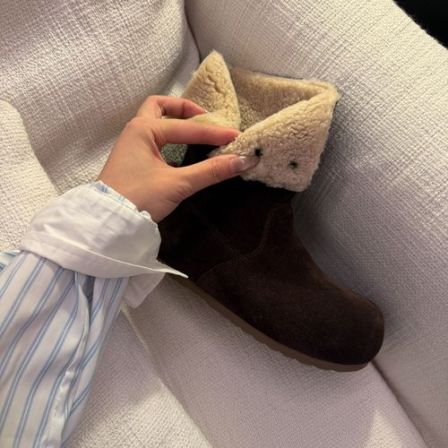 小发喵「绒暖奢境羊羔毛堆堆靴｜冬日摩登腔调随性掌控风尚感」