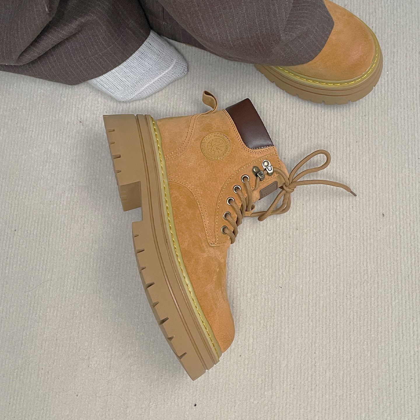 马丁靴男女款7cm厚底增高秋冬户外登山踢不烂大黄靴高帮情侣靴子主图