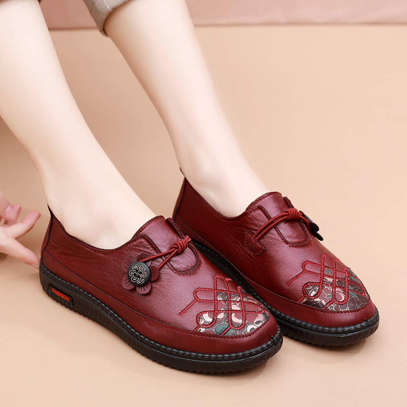 张凯丽老人鞋子女防滑软底2025新款冬季妈妈鞋中老年舒适奶奶皮鞋主图