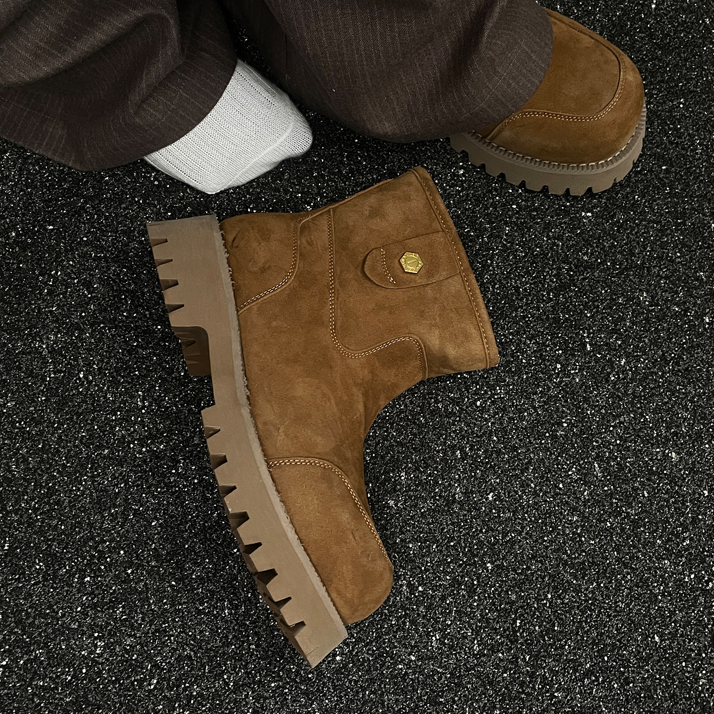 新款翻毛米奇大头马丁靴男冬季加绒加厚保暖雪地靴百搭情侣大棉鞋主图