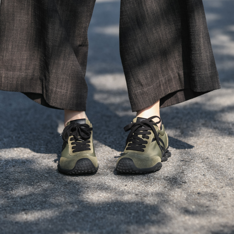 【安之意】进口头层牛皮反绒平底德训休闲气垫鞋女士秋季新品缓震主图