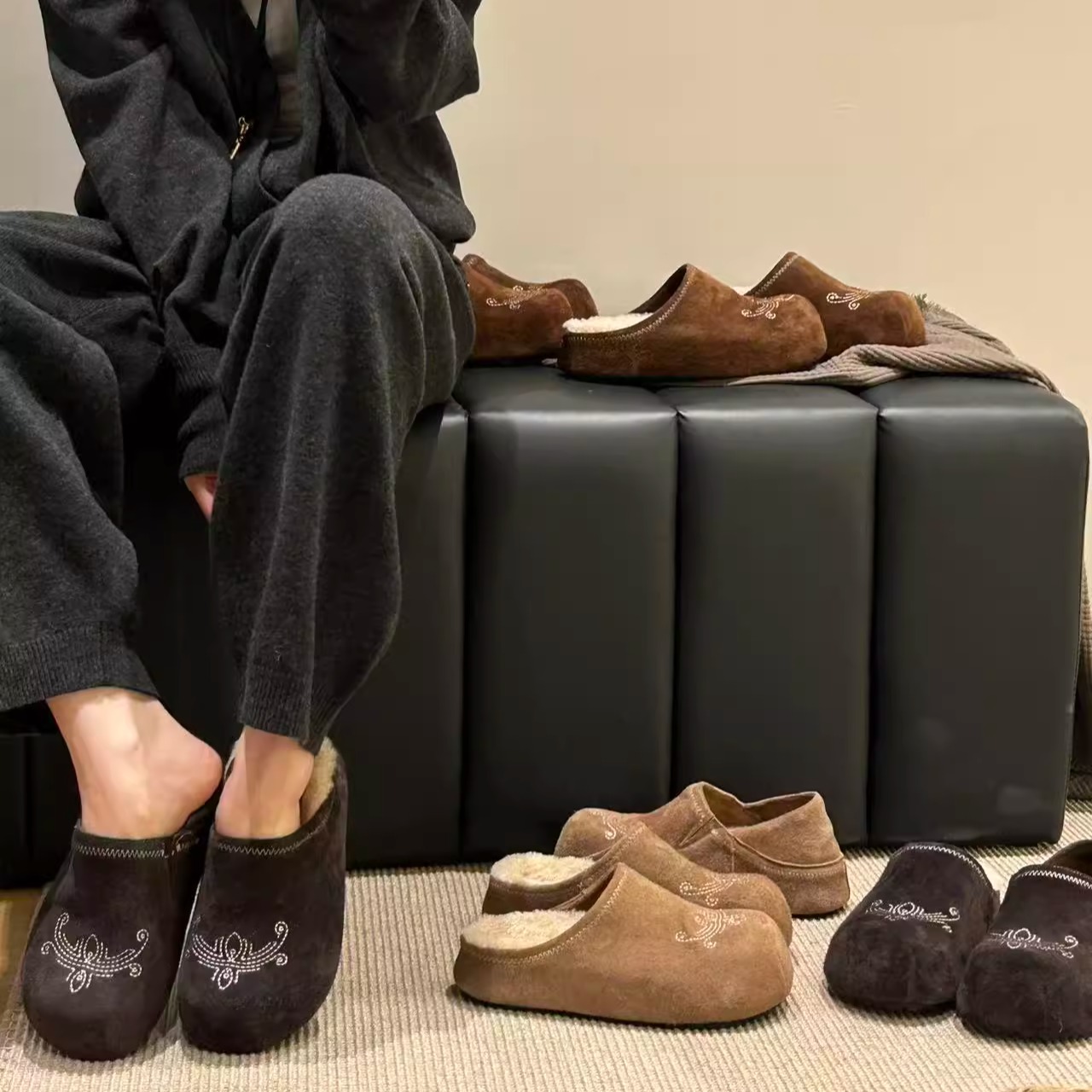 H55女鞋梧桐影木2025新款头层牛皮羊羔毛加绒厚底休闲半拖博肯鞋主图
