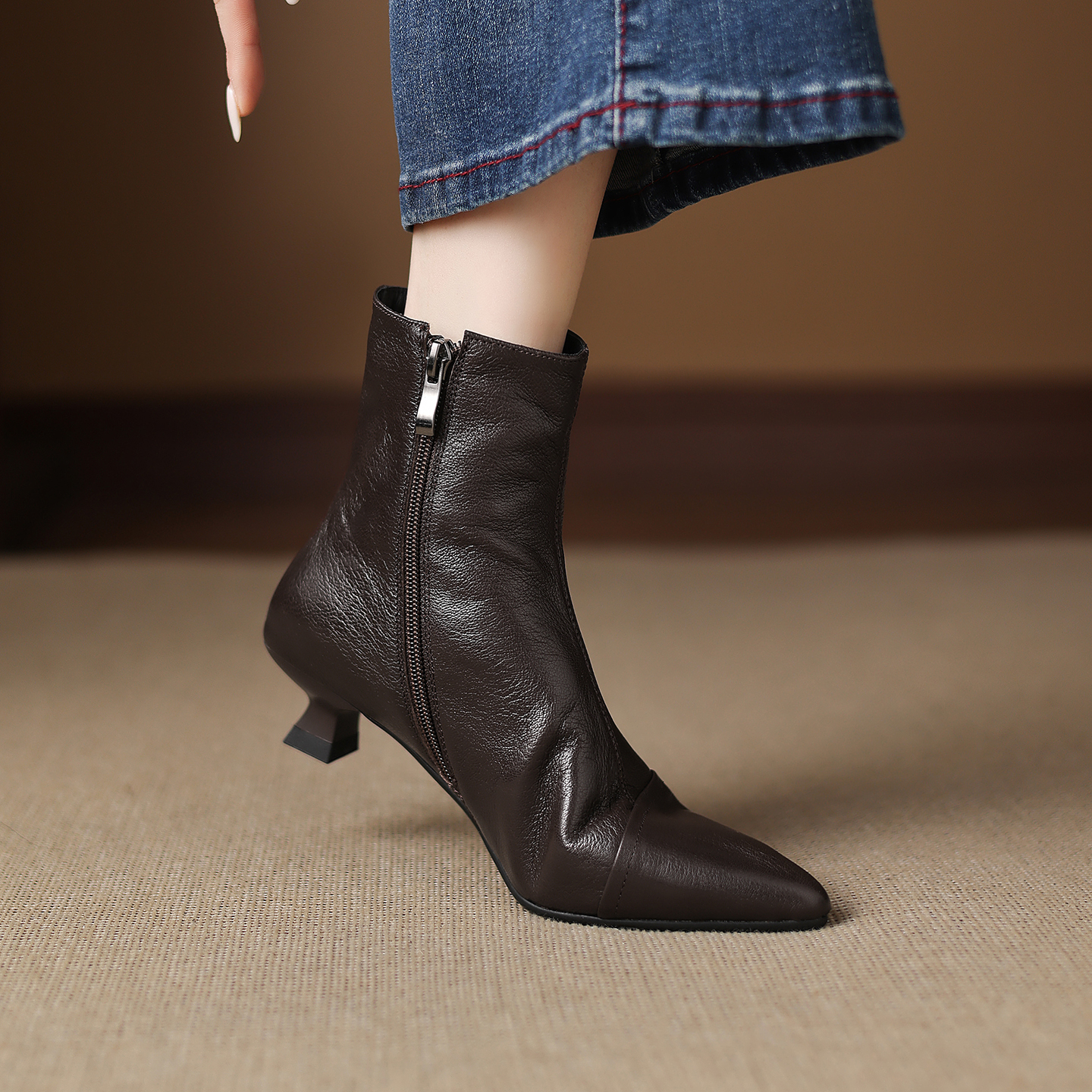 超软头层羊皮小短靴女细跟春秋单靴真皮尖头小跟猫跟瘦瘦靴大码42主图